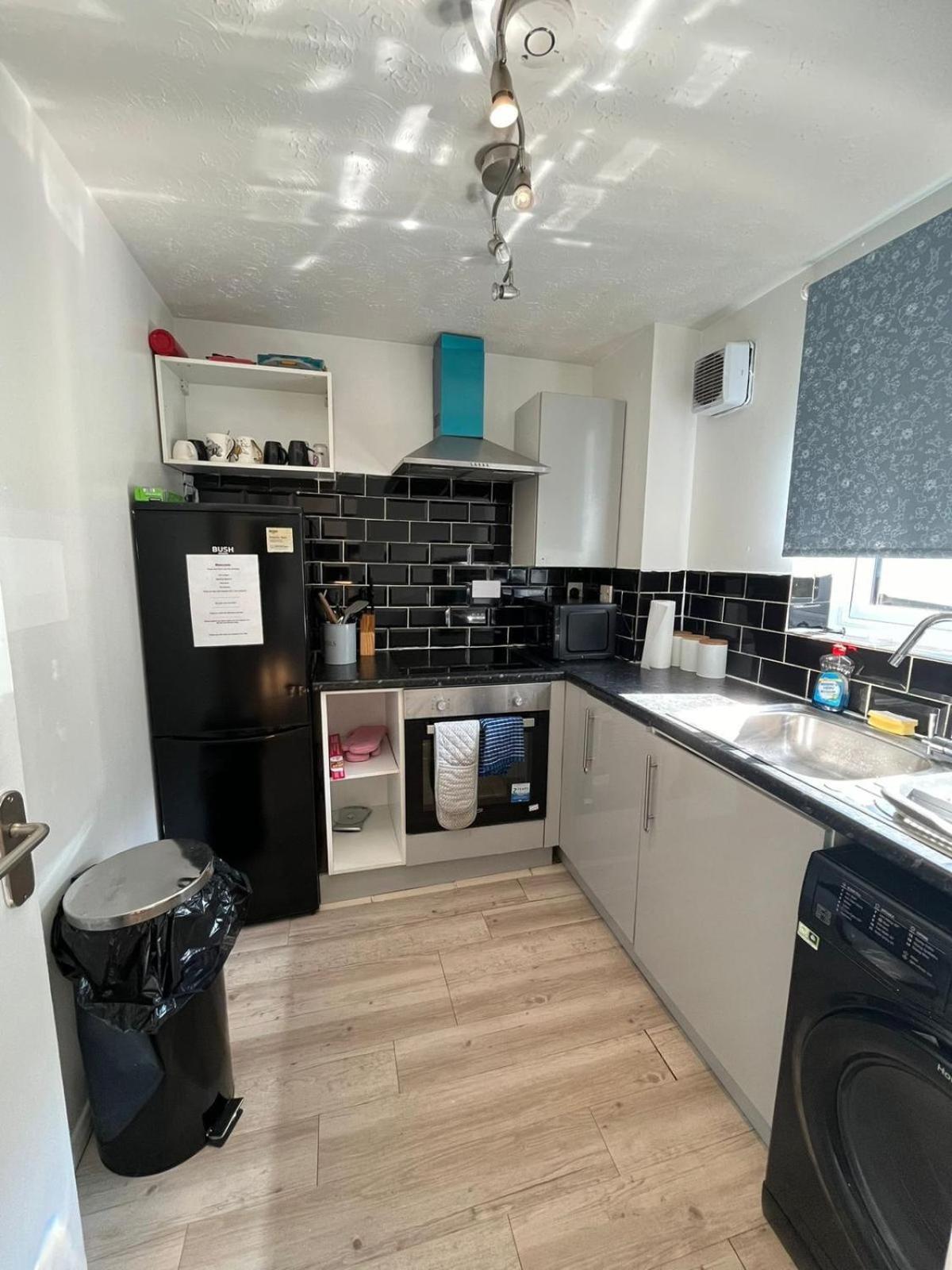 Stunning 1 bedroom apartment in Dagenham Eksteriør bilde